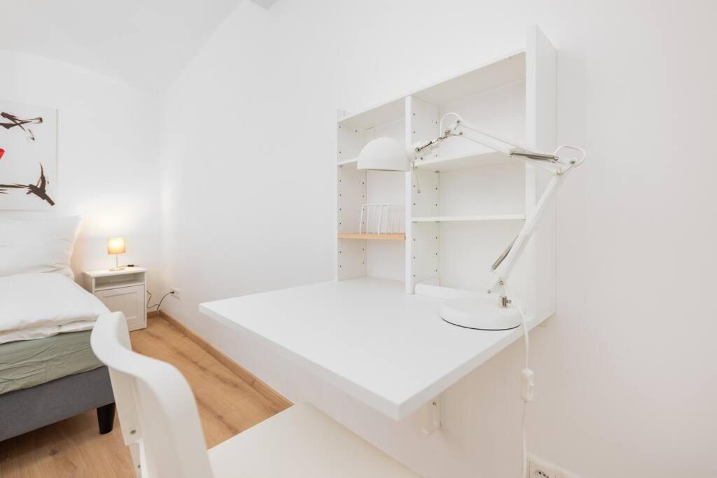 Apartment Terrassen-wohnung Am Goerlitzer Park In Kreuzberg Berlin